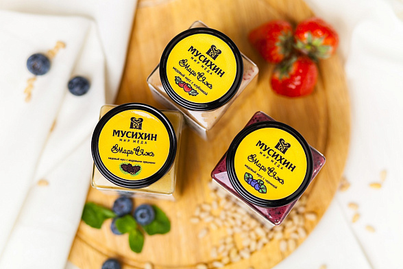 Медовый мусс с кедровыми орешками