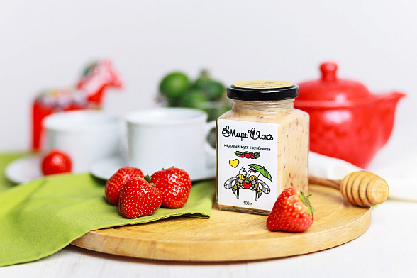 Медовый мусс с клубникой