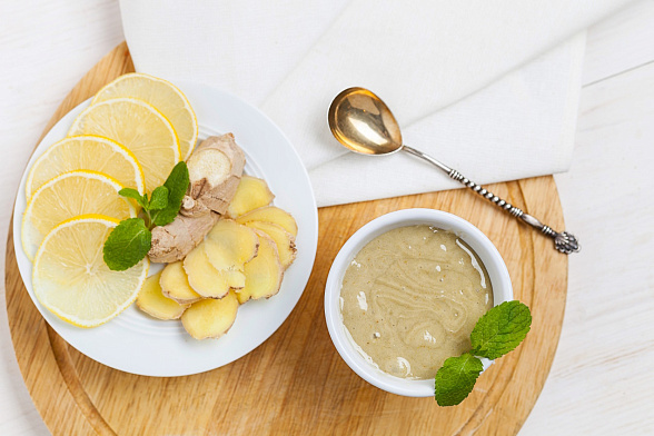 Медовый мусс с зеленым чаем и имбирем