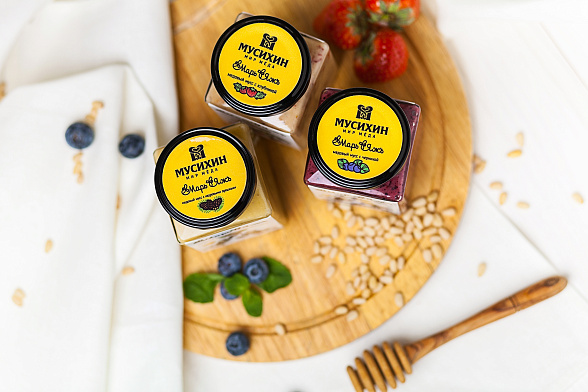 Медовый мусс с клубникой